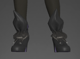 Serpentskin Bootlets of Casting front.png